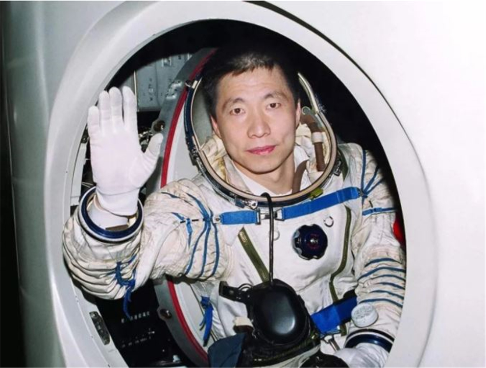 杨利伟在太空中听到“敲门声”，这神秘诡异的声音，究竟是什么？