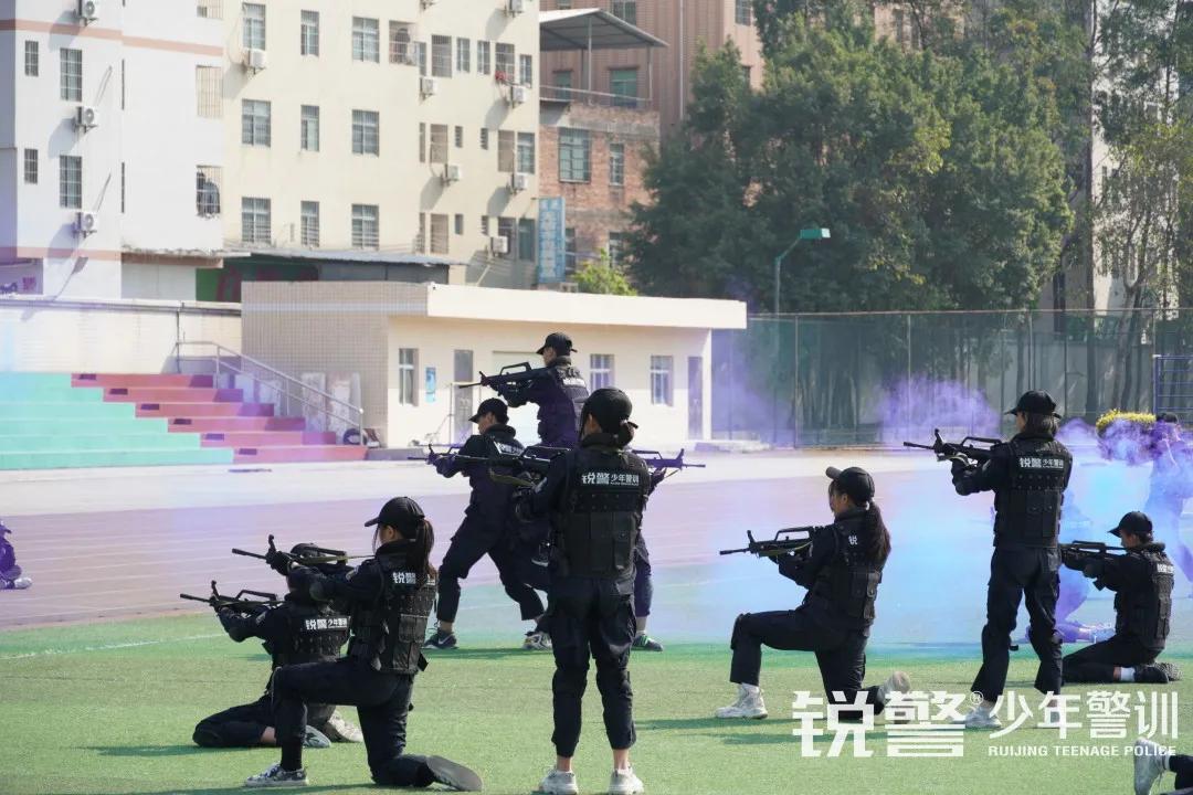 特警突击营圆满结营：历经警训淬炼，成就英勇少年