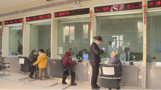 新疆若羌县：春耕备耕忙起来 惠民贷款解难题
