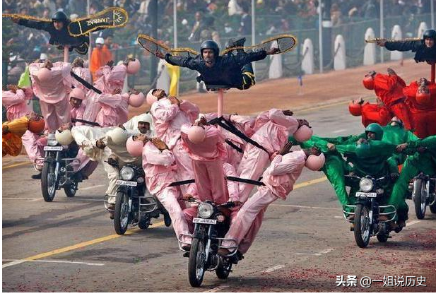 印度称中国阅兵是电脑合成，外国网友反驳：印