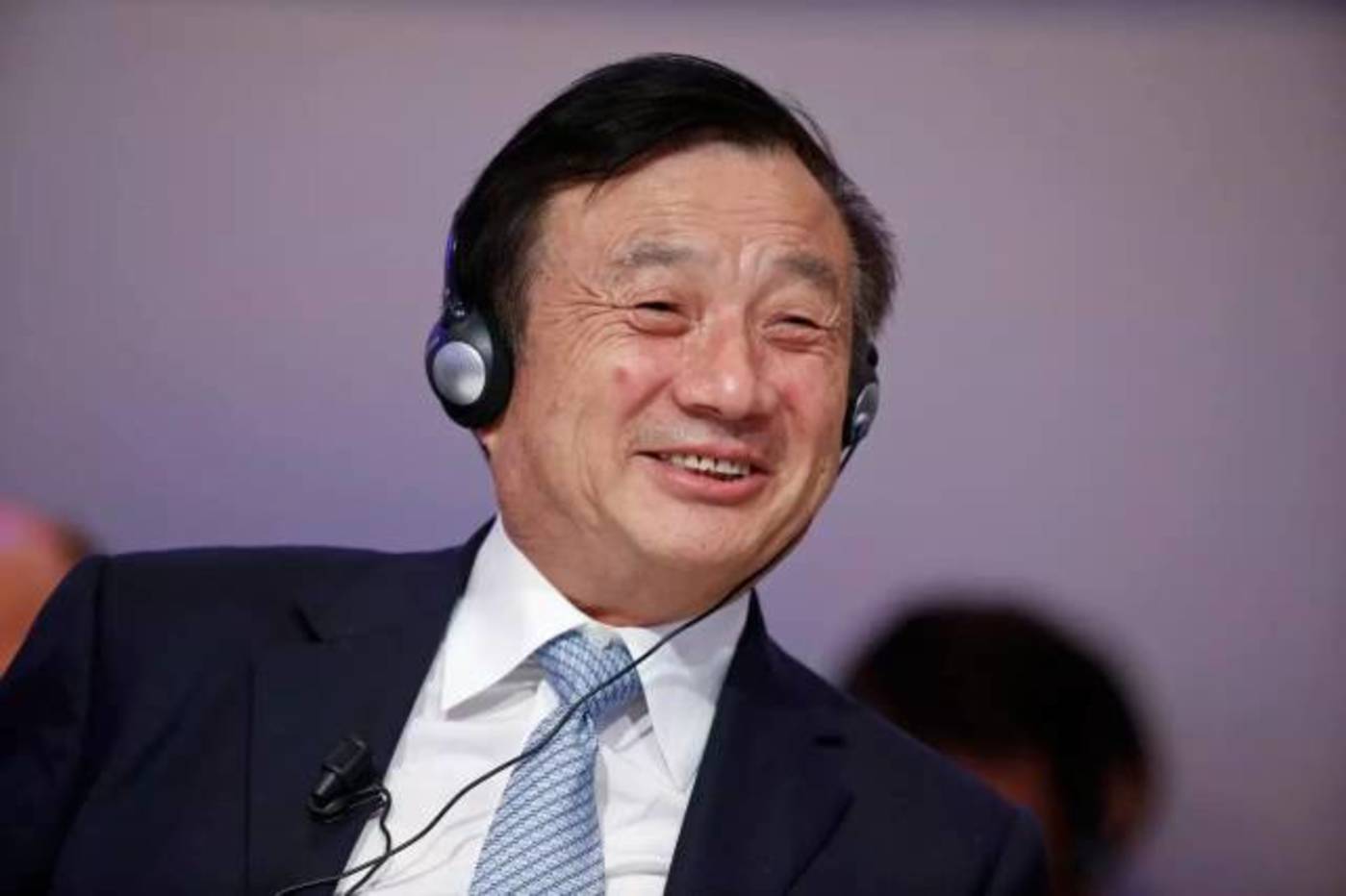 富士康跟风捅刀华为，任正非携比亚迪重磅出击！郭台铭追悔莫及