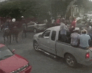 爆笑动图GIF：360度全监控，无死角！