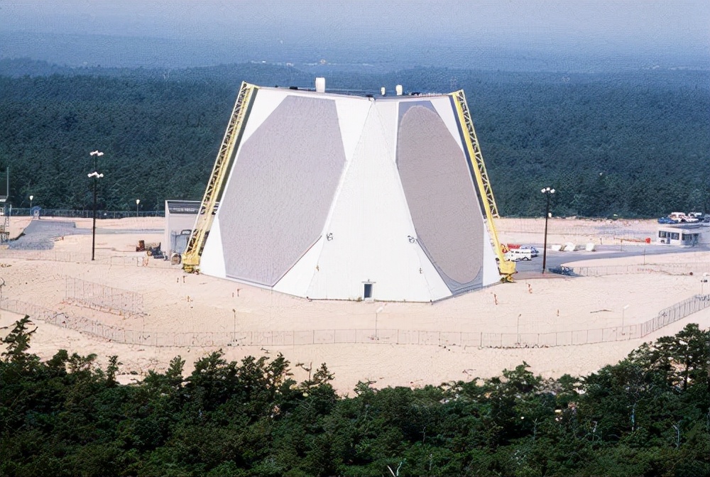 AN/FPS-115 Early Warning Radar - INEWS