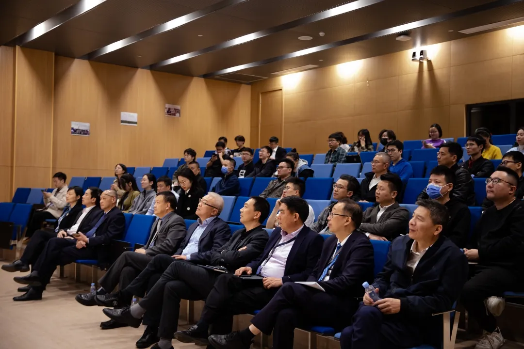 中科院院士颜德岳做客温肯 寄语学子用爱国情怀投身科研