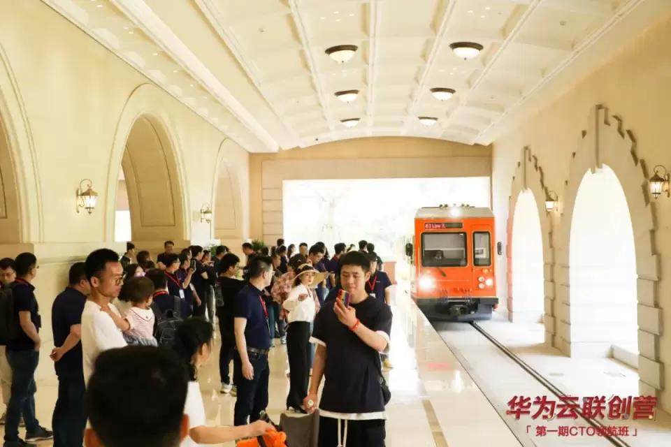 為什么說(shuō)技術(shù)領(lǐng)導力才是成為CTO的決定因素｜CTO領(lǐng)航班第二期招募