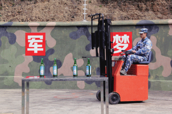 中国坦克兵冲上热搜，这波操作我服