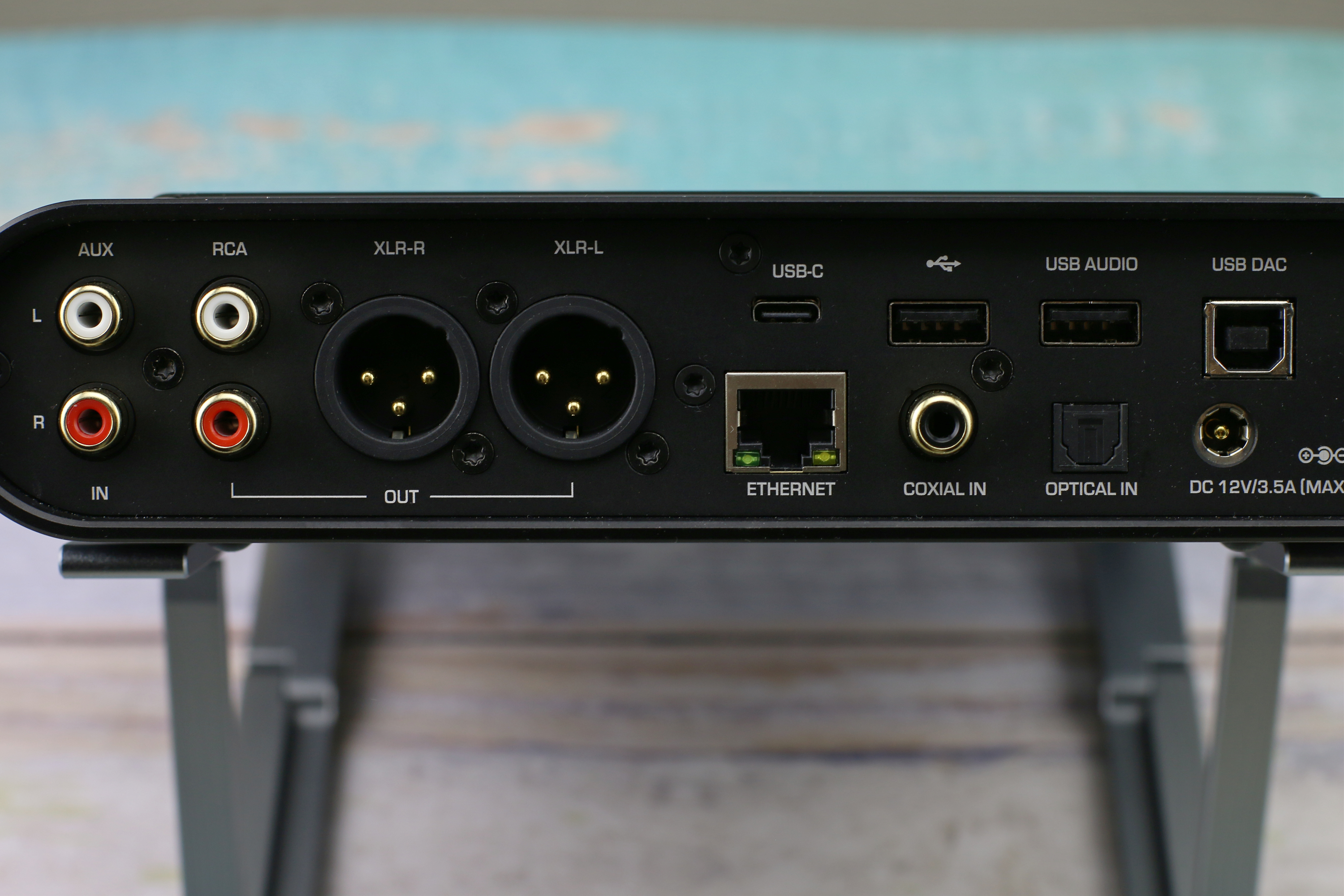 「耳边评测」两万块的全能音乐中心—山灵m30"巨无霸"播放器