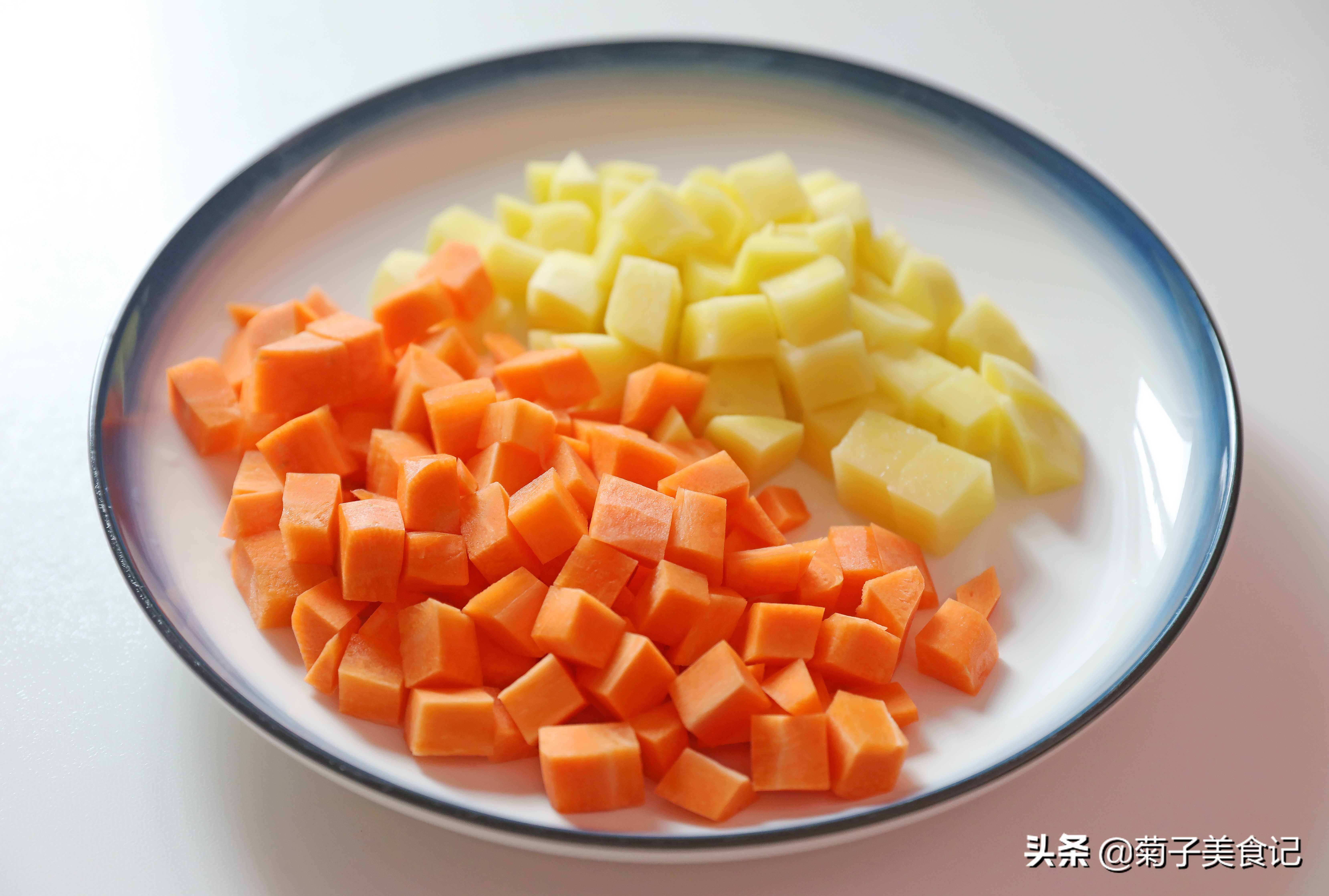 入秋了，教你做鲜香入味的排骨焖饭，关键在酱汁，贴秋膘很简单