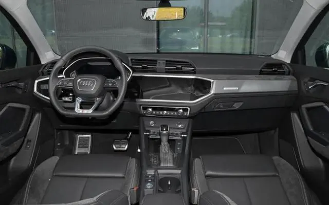 颜值真高！奥迪Q3轿跑到店，标配2.0T，25万起你会