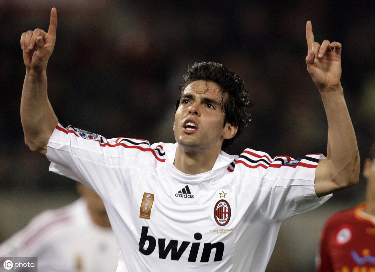 是哪个球队(双手指天是你的信仰,像孩子一样的笑容始终如一----卡卡)