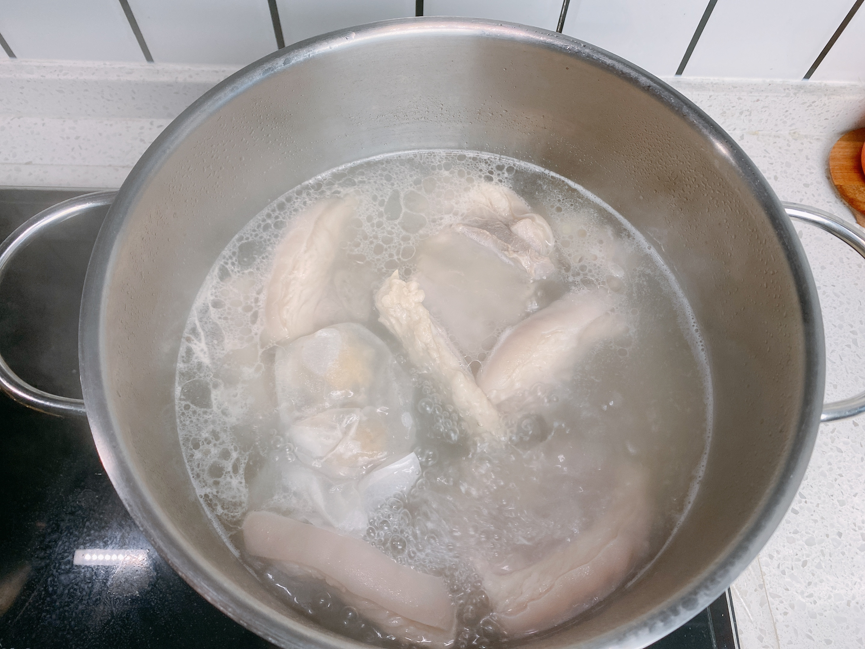 冬至炖羊肉汤，记住“1不3要”的窍门，羊肉汤不发黑，味道鲜美