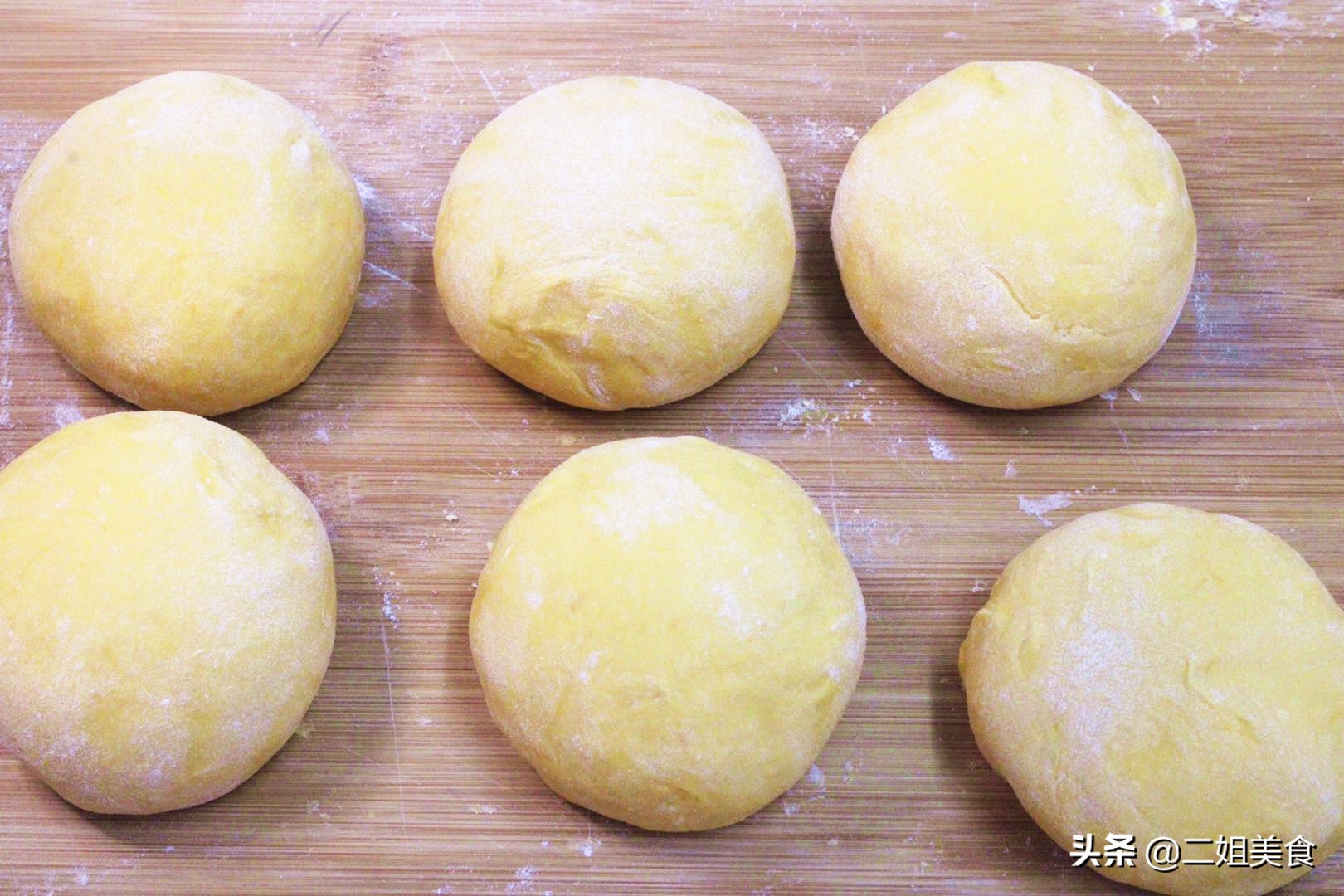 一块南瓜，一碗面粉，教您做超简单的南瓜炼乳欧包，美味还营养