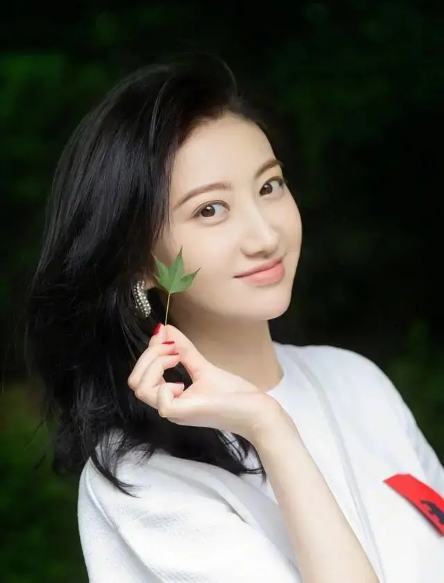 一缕清风，惹醉了多少花梦