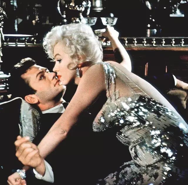 你以为他们是最佳银幕CP，其实人家是水火不容的