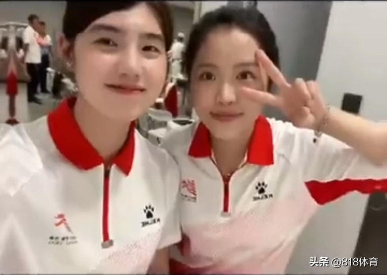 梦幻联动！杨倩晒与全红婵贴脸同框，开美颜把红姐美人痣给整没了