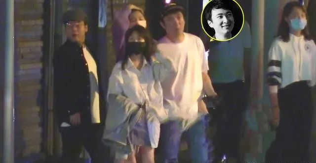 王思聪疑1个月换3女友，同时带3女逛街和谐，前任朋友也不放过