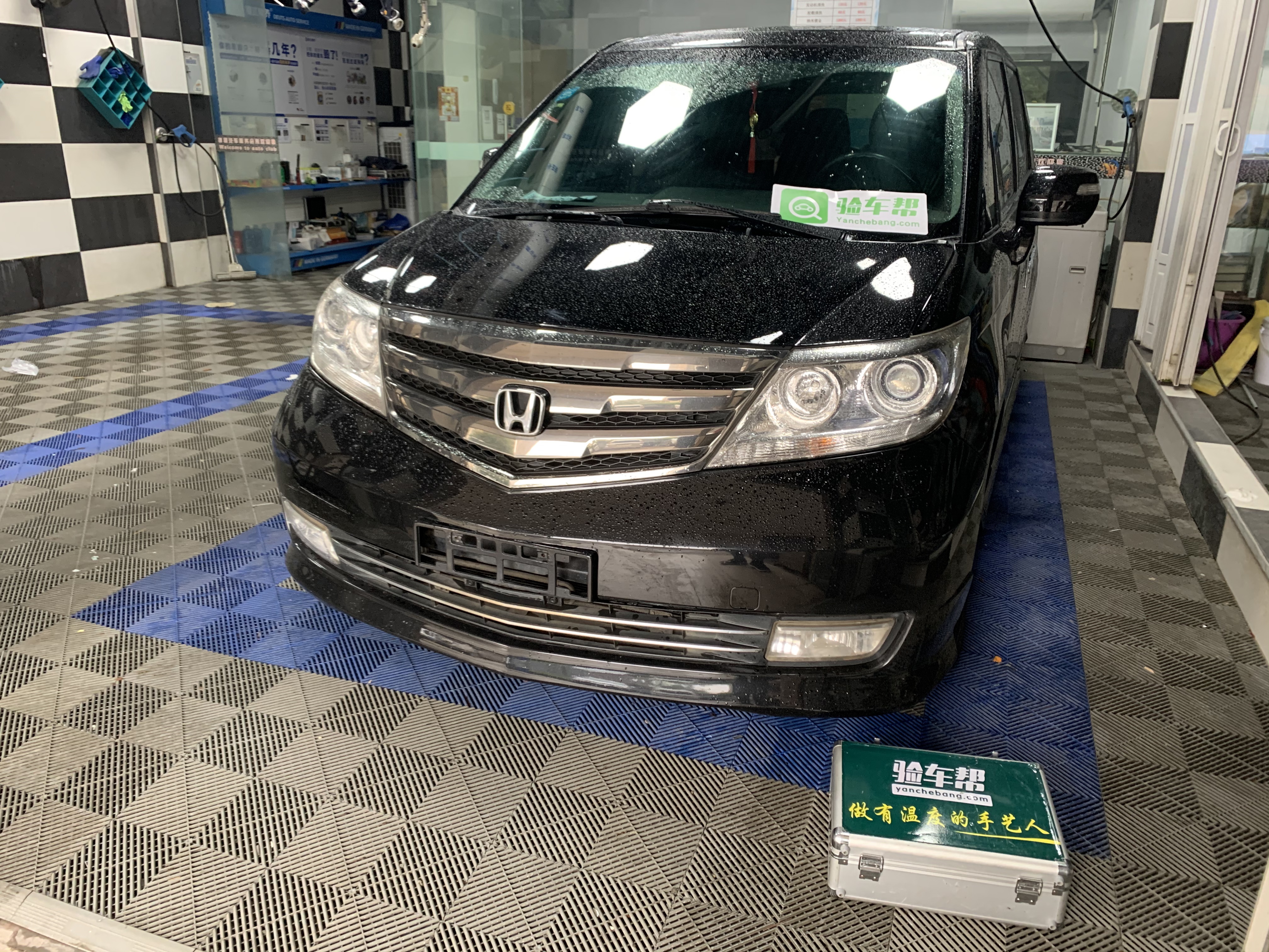 買到泡水車，記者和車行老板大吵一架，才維權(quán)成功