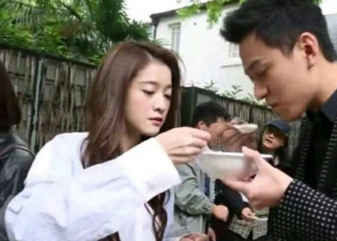 秦俊杰，张雪迎纪念在一起一周年，正式官宣？