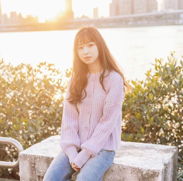 女歌手墜樓亡，手機通話內容曝光，其母只差20分鐘便可救她一命