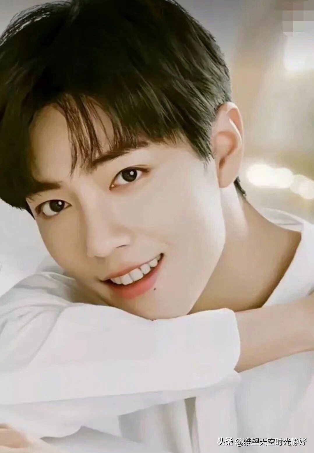 谁的笑容温暖了你的岁月，惊艳了你的时光？（男明星笑容合集）