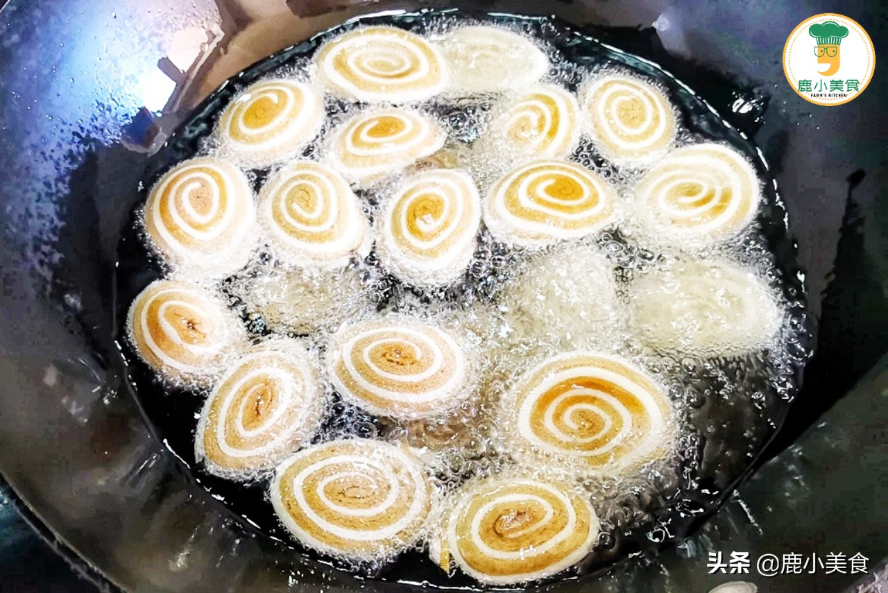 快過年了，教你零食“貓耳朵”的做法！ 香酥甜脆，兒時的經典味道