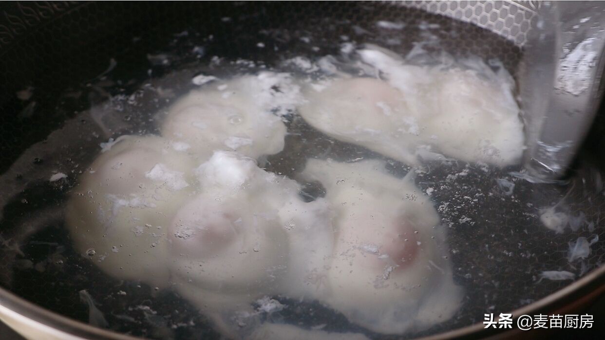 荷包蛋我就服這做法，出鍋個個完整，一做一個準，鮮嫩好吃