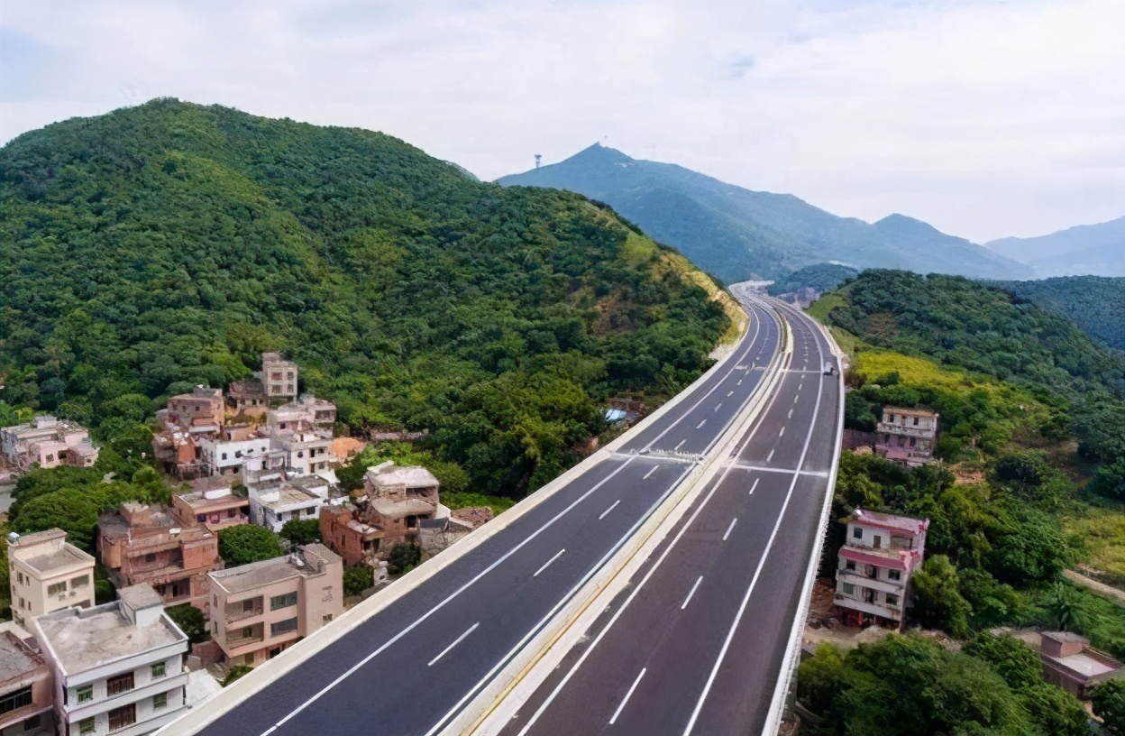 福建一条高速公路将改扩建，扩至双向6-8车道，促进漳州发展