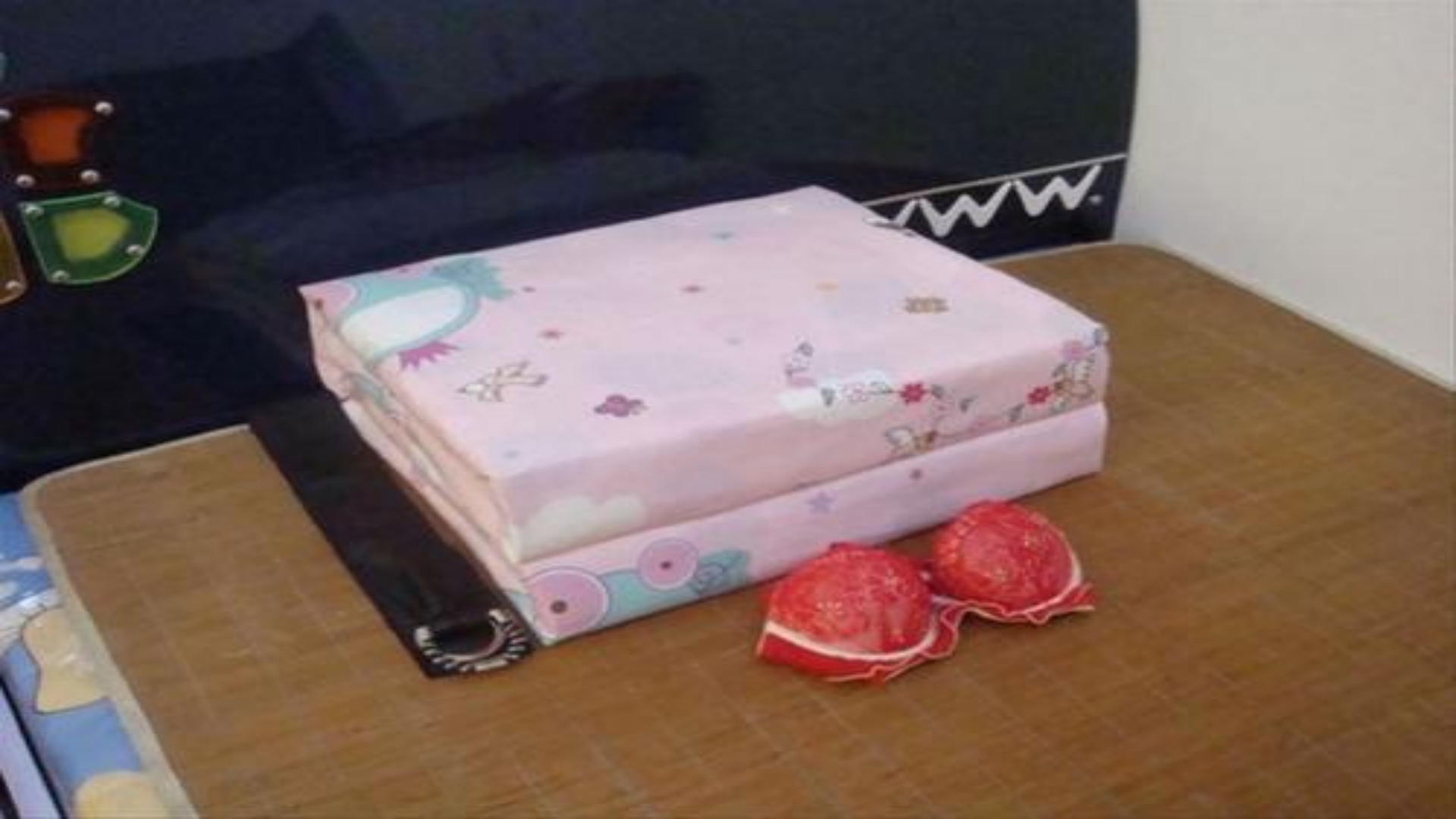 部队里为什么要叠“豆腐块”？美士兵坚持了半