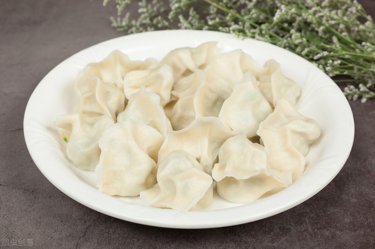 自制饺子，不要直接放冰箱，教你正确的保存方法，久放也不坏