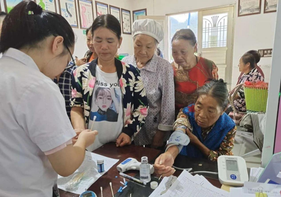 贵州省仁怀市：贫困人口实现家庭医生服务全覆盖