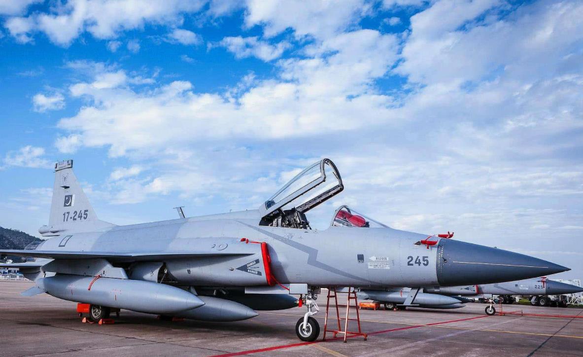 三分之一的歼-7坠毁后，尼日利亚向巴铁采购枭龙