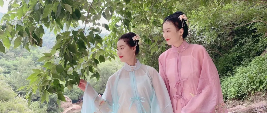 五一假期|天蒙山国风嘉年华预告：洛赏华服・新秀大赛、《仙子游·山河恋》实景演艺、汉服展销...
