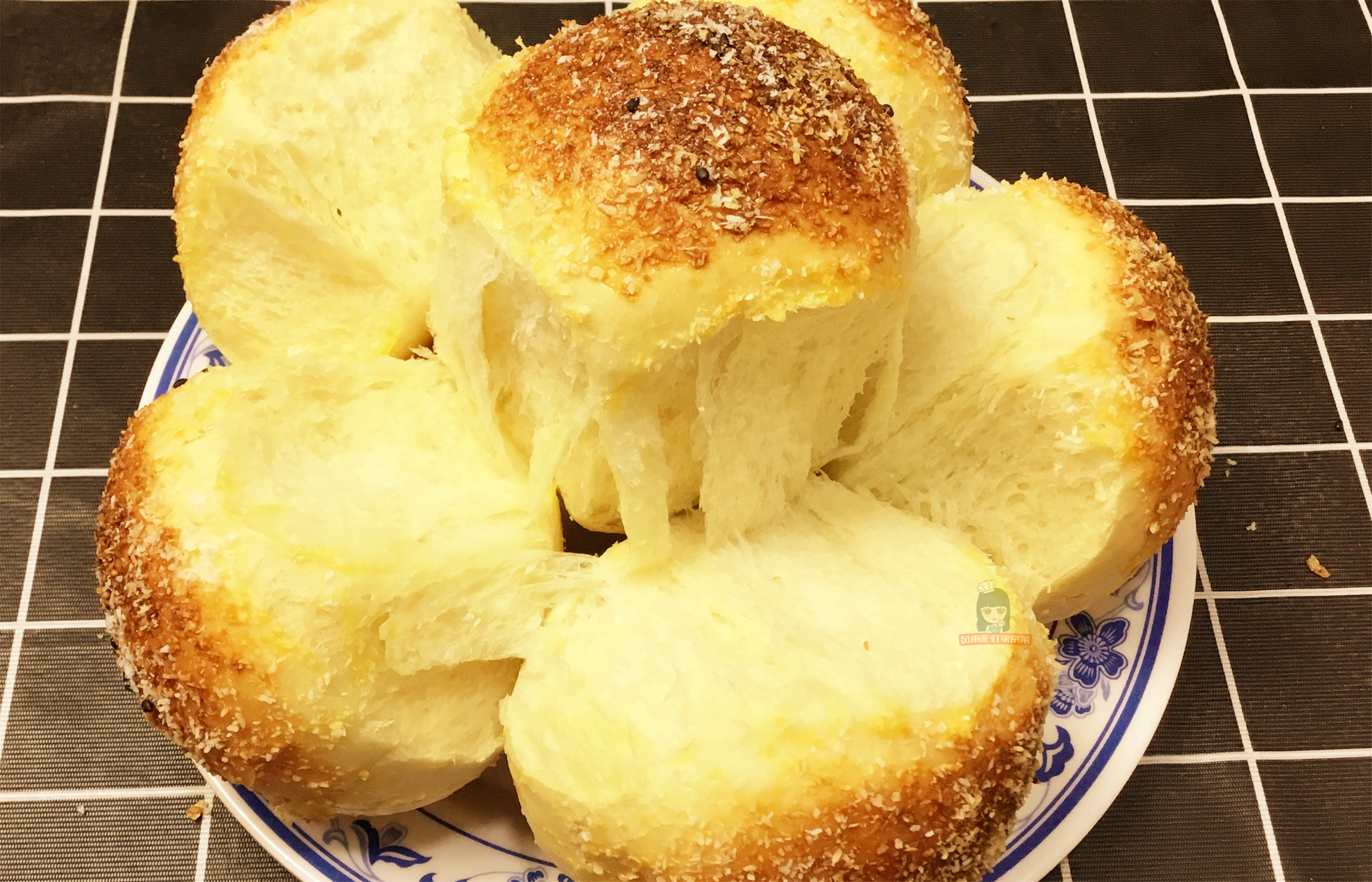 一碗麵粉，一包牛奶，掌握2個小技巧，在家也能做椰蓉小麵包