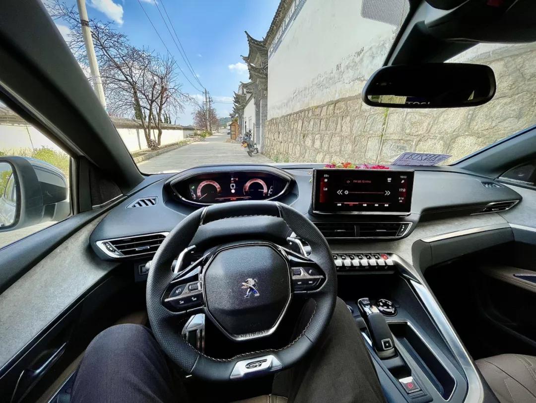 全系标配8AT，配置定价更有诚意，东风标致全新SUV值得一看