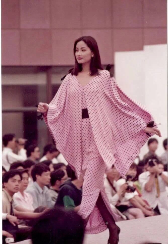 又老又丑认不出？顶“谋女郎”光环的超模瞿颖