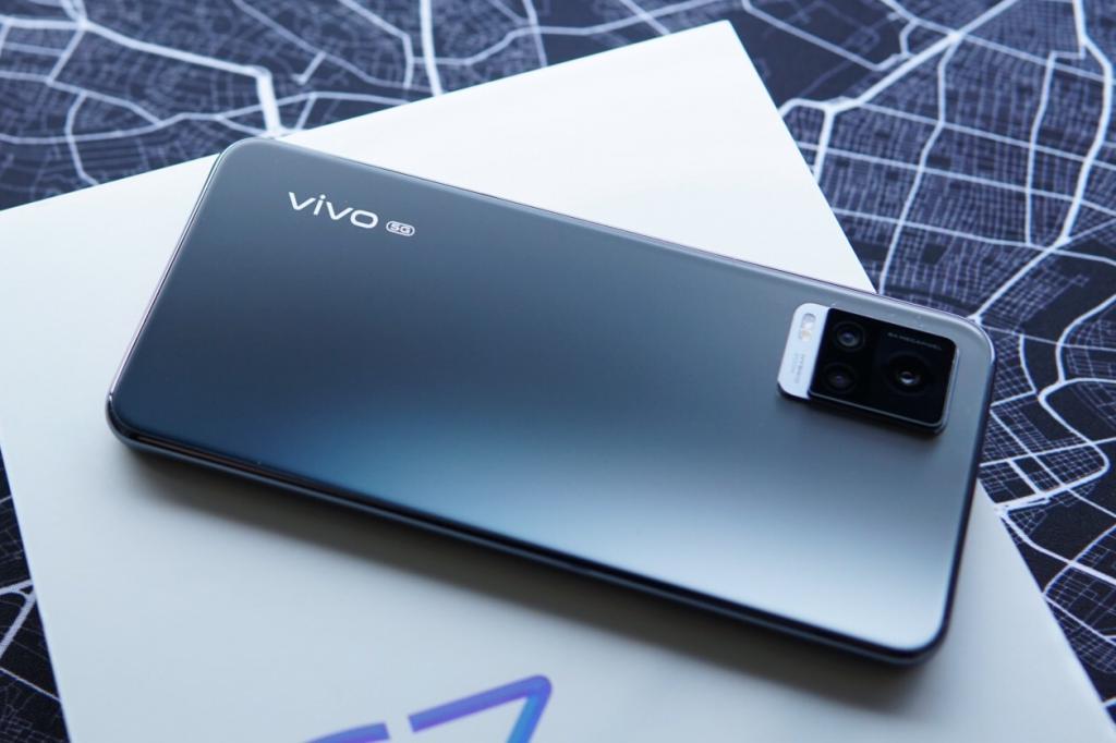 小扎测评 | vivo S7：轻薄＋自拍，会打动女性用户吗