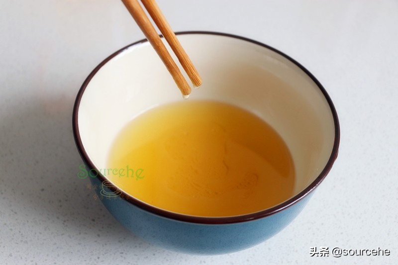 奶奶教我做的广式五仁月饼，细腻柔滑不油不腻，甘香回味，真好吃