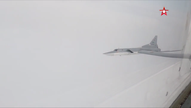 俄軍遠(yuǎn)程轟炸機(jī)5小時(shí)狂奔4500公里，完成飛越黑海計(jì)劃
