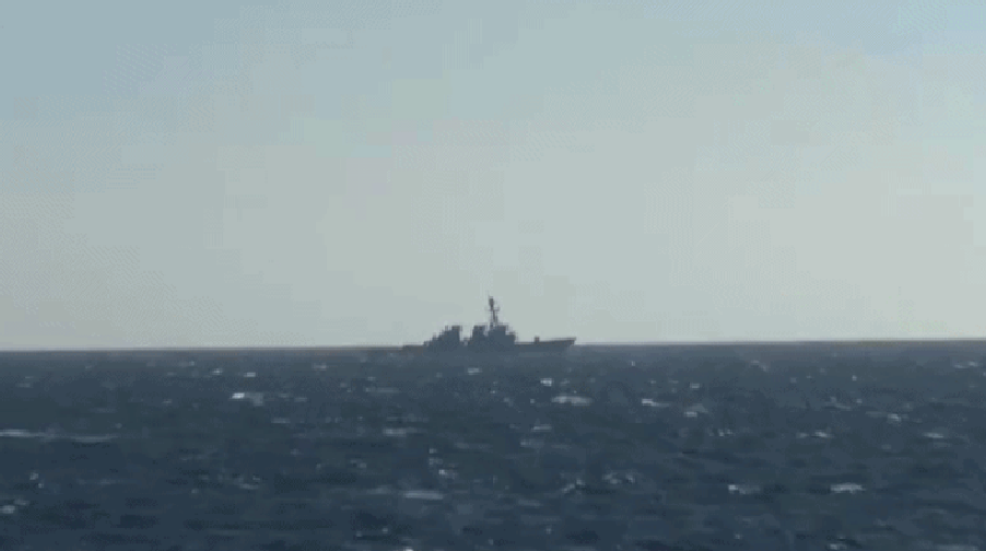 美国海军军舰闯入俄罗斯领海：当蛮不讲理碰上简单粗暴