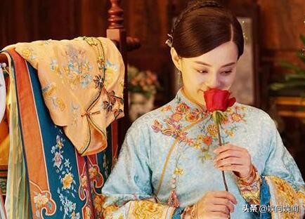 孙俪同父异母妹妹晒自拍，容貌秀丽清新，跟着孙俪进圈事业向好