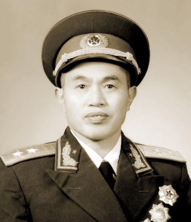 皮定均：毛主席破格提为中将，晚年遇空难身亡，妻子含泪提出质疑