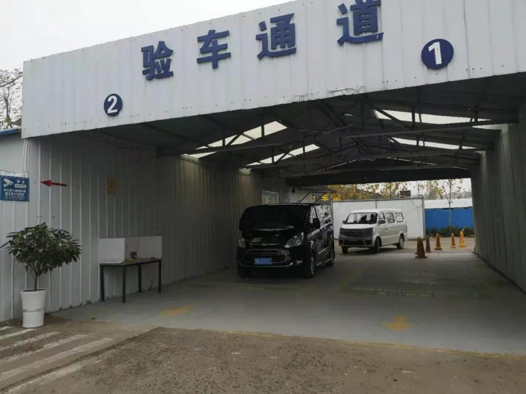 精英奶爸的得力助手—福特途睿欧，商务接待全家出行，有它就够了
