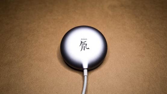 iPhone 12最佳Magsafe充电备选——努比亚无线充电器