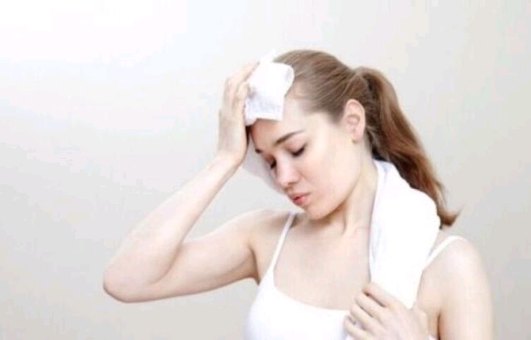 Why do some people feel sour and smelly when they sweat, but some