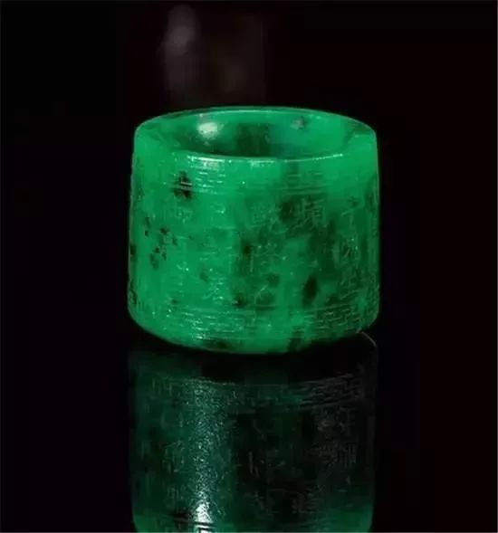 别戴金项链了，有内涵的男人都戴这5种饰品，分分钟帅出新高度！