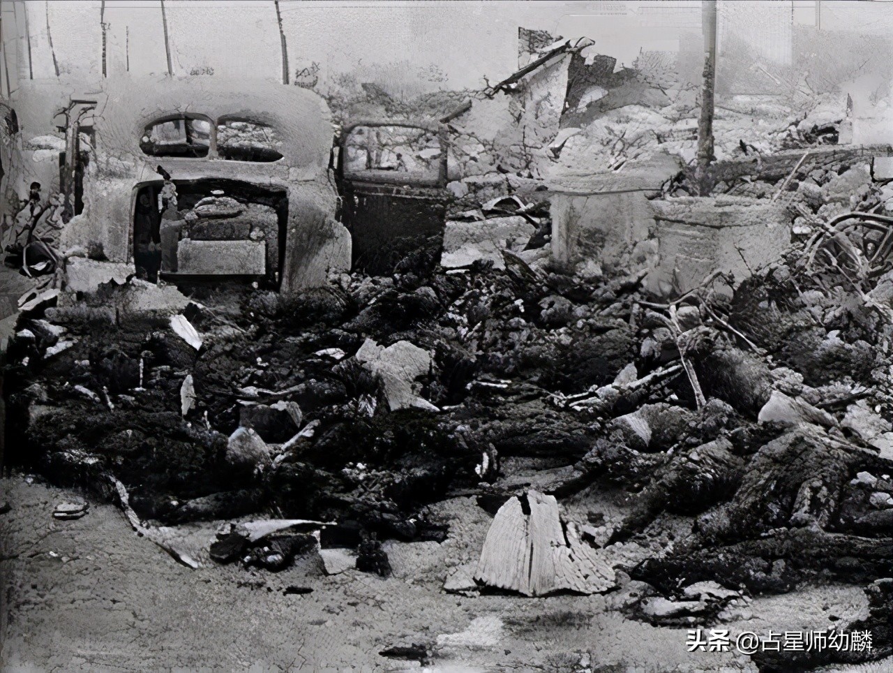 比原子弹还残忍，50万日本人因李梅1人：被美军10万吨燃烧弹杀死