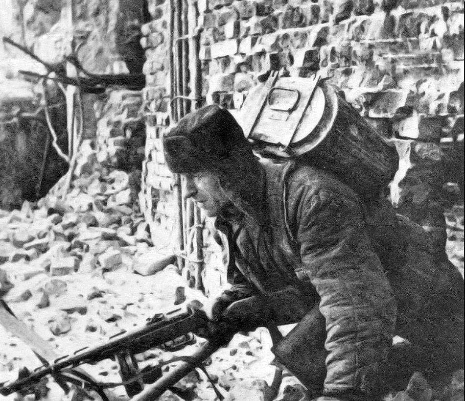 战争之初，苏联每月人口锐减60万，为何后期军队