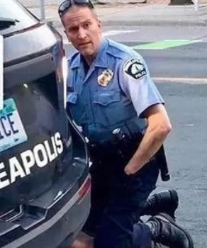 美国白警“扼死”黑人大骚乱：霉霉发文喊话特朗普，获超百万点赞