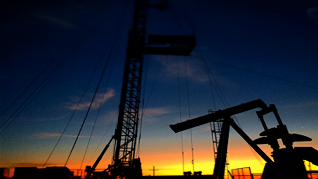 美國明明各方面佔據優勢，為什麼還對中國如此歇斯底里？