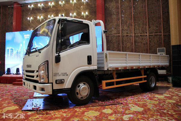 江西五十铃发布最新国六翼放ec7轻卡,只要10.98万